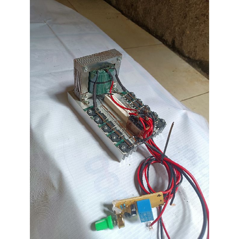 inverter PAC 10 transistor flip flop