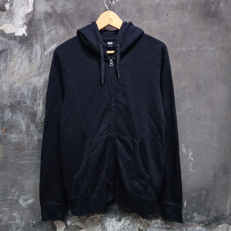 Zh Uniqlo hitam