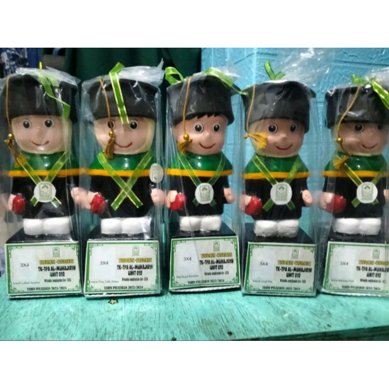 piala wisuda patung paud.tk.ra.sd.