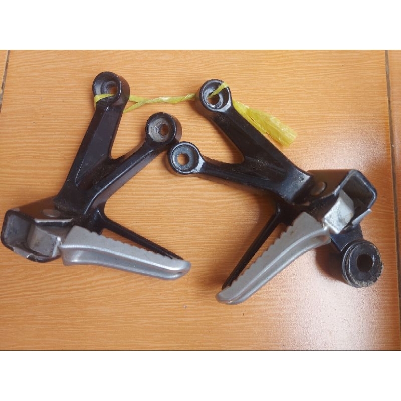 Foot step pijakan belakang suzuki satrua fu 150 original copotan