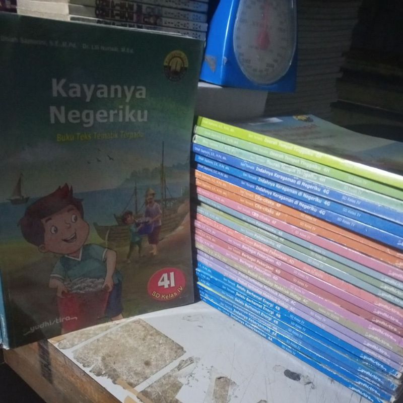 BUKU TEKS TEMATIK TERPADU UNTUK SD KELAS 4 TEMA 4I (KAYANYA NEGERIKU) REVISI K13 PENERBIT YUDISTIRA