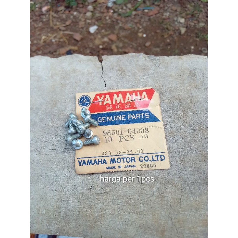 screw pan head 98501-04008 nos japan