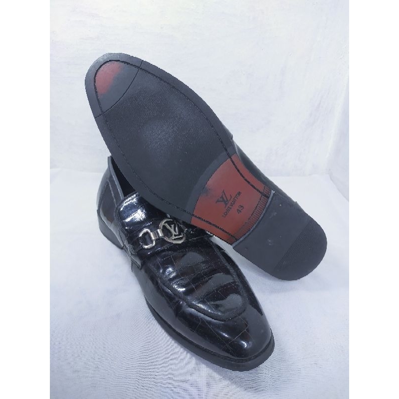 SEPATU SECOND BRANDED LOUIS VUITTON