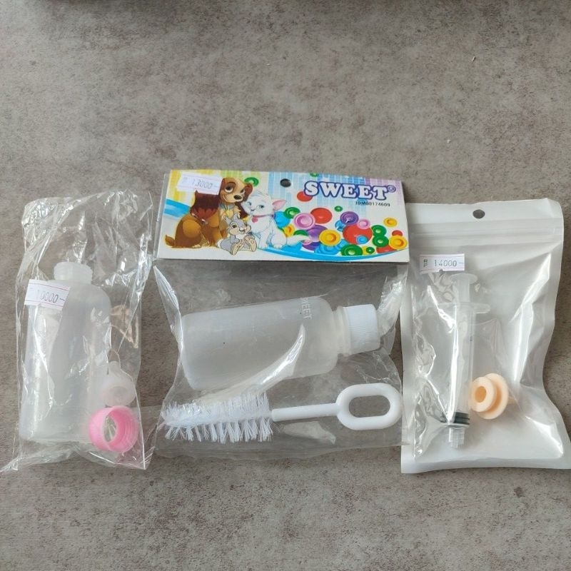 Botol dot anak kucing