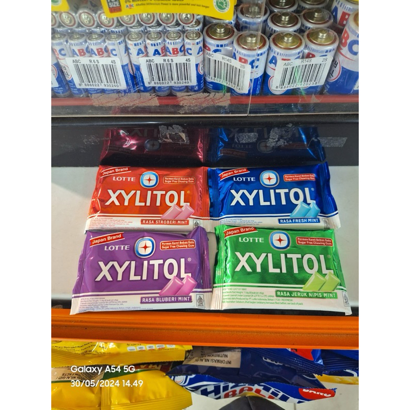 

LoTTE XYLITOL permen karet 11,6 gr (8butir) aneka rasa