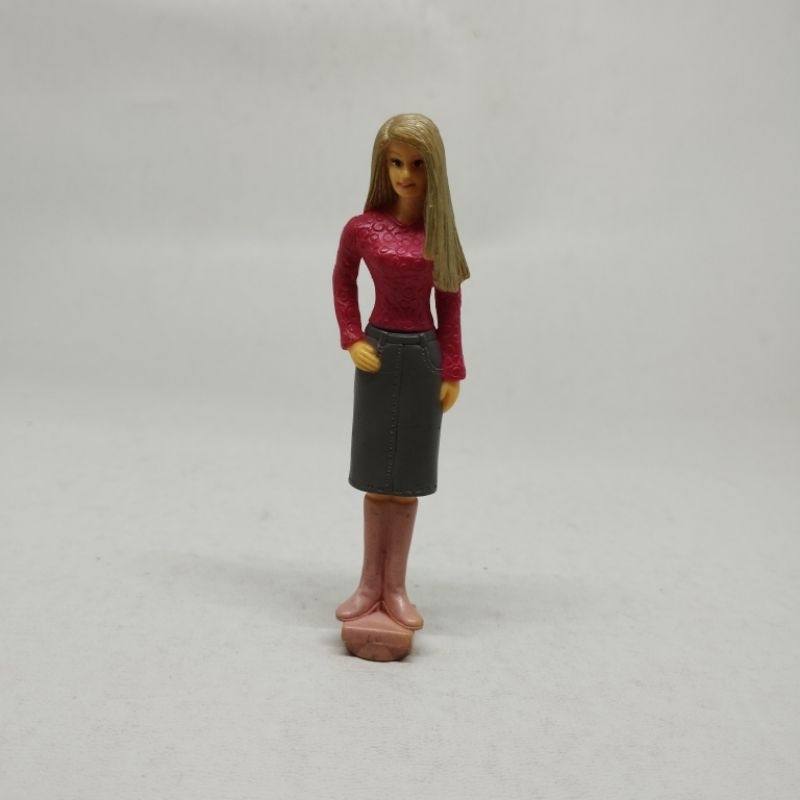 Figure Barbie Minus B