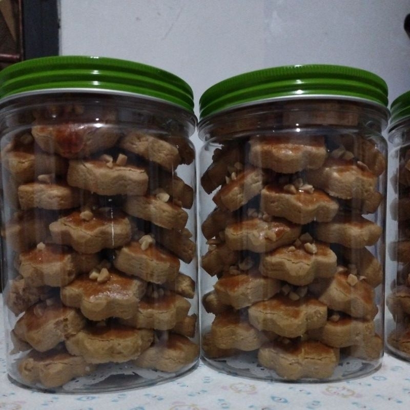 

Kue Kacang Renyah Dan Lumer