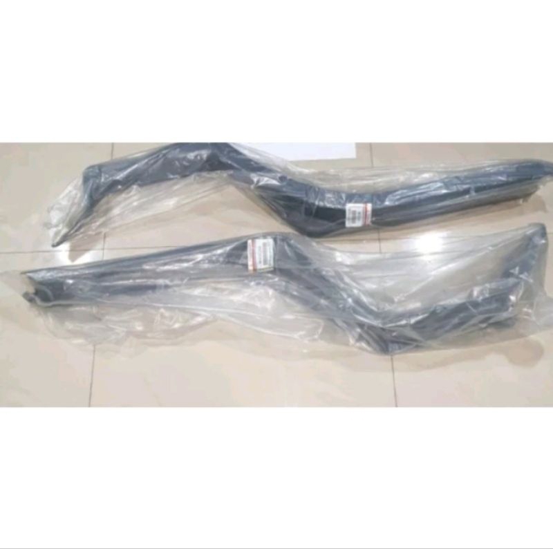 plastik canter turbo Lis spakbor canter turbo ps110 PS 125 Mitsubishi original