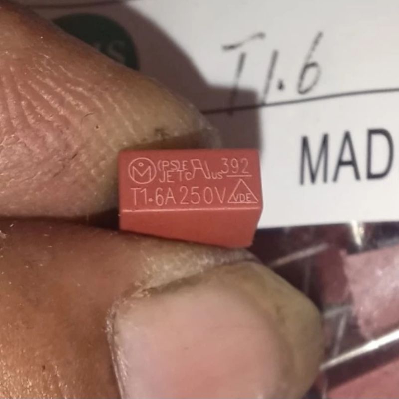 5pcs FUSE KOTAK 1,6A 250V