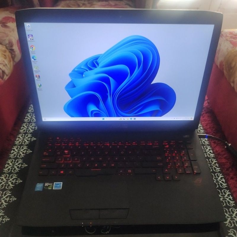 Asus ROG Gen-4 Core i7 17-inci  RAM 16GB SSD 128GB+ HDD 1TB VGA 4GB NVIDIA GForce GTX 980M