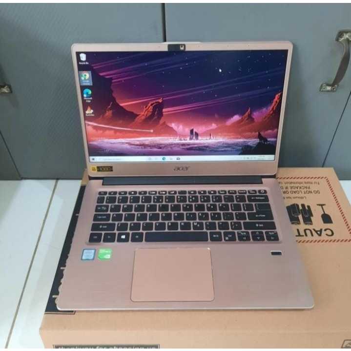 Laptop Seri Langka, Warna Rose Gold, Mulus, Like New, Seperti Baru.