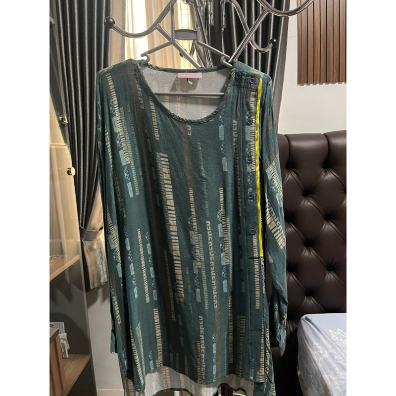 blouse Ria Miranda - preloved