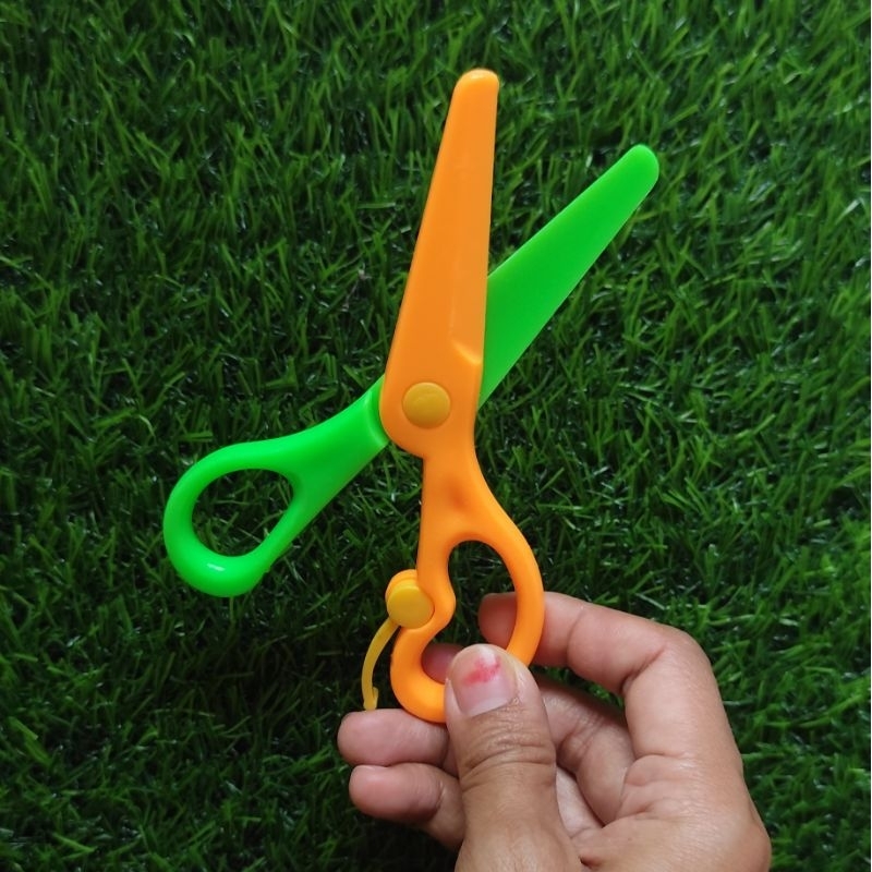 

GUNTING MINI AMAN UNTUK ANAK / GUNTING KERTAS MINI
