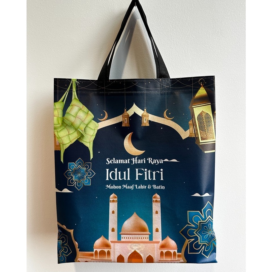 

Laris LUSINAN Goodie Bag Lebaran Laminasi Lebaran Idul Fitri Standing Box Tegak Premium Handle Tas Kain Tali LUSINAN Tas Sembako