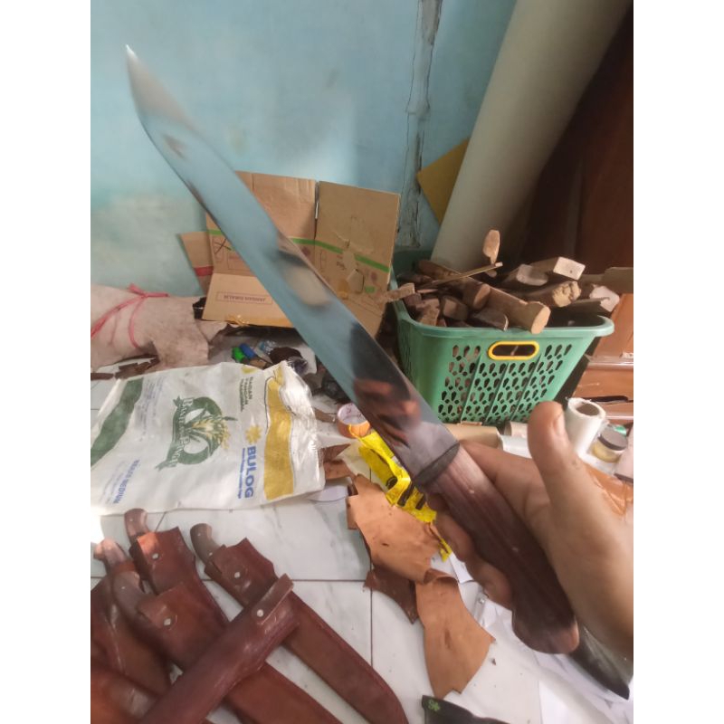 pisau sembelih bahan baja modern L6 premium super tajam panjang bilah 30cm lebar5cm tebal 3mm gagang