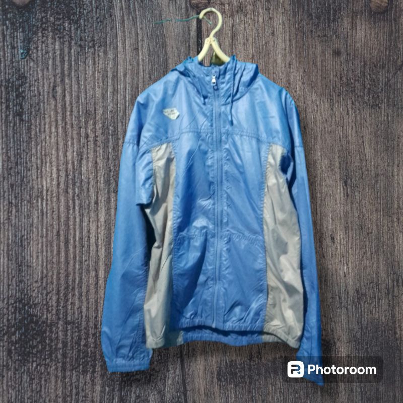 Jaket UNIQLO running outdoor