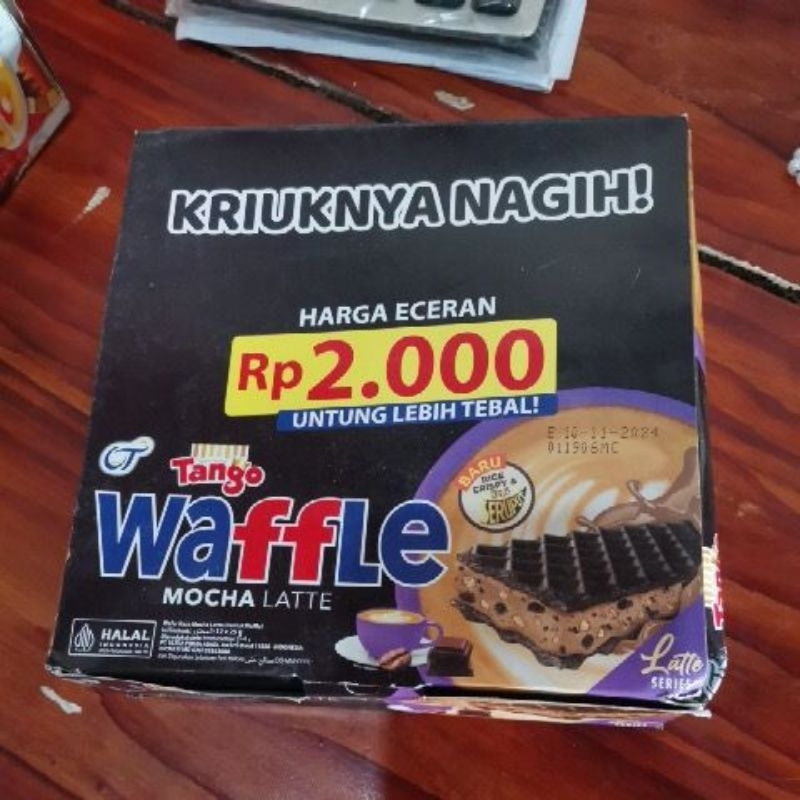 

tango waffle macha latte