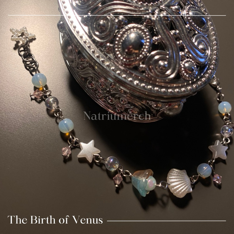 coquette bead bracelet | The Birth of Venus