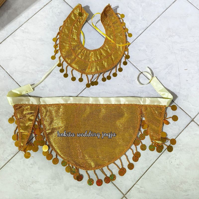 Asesoris Tari Rampek dan Kace Lame Dolar