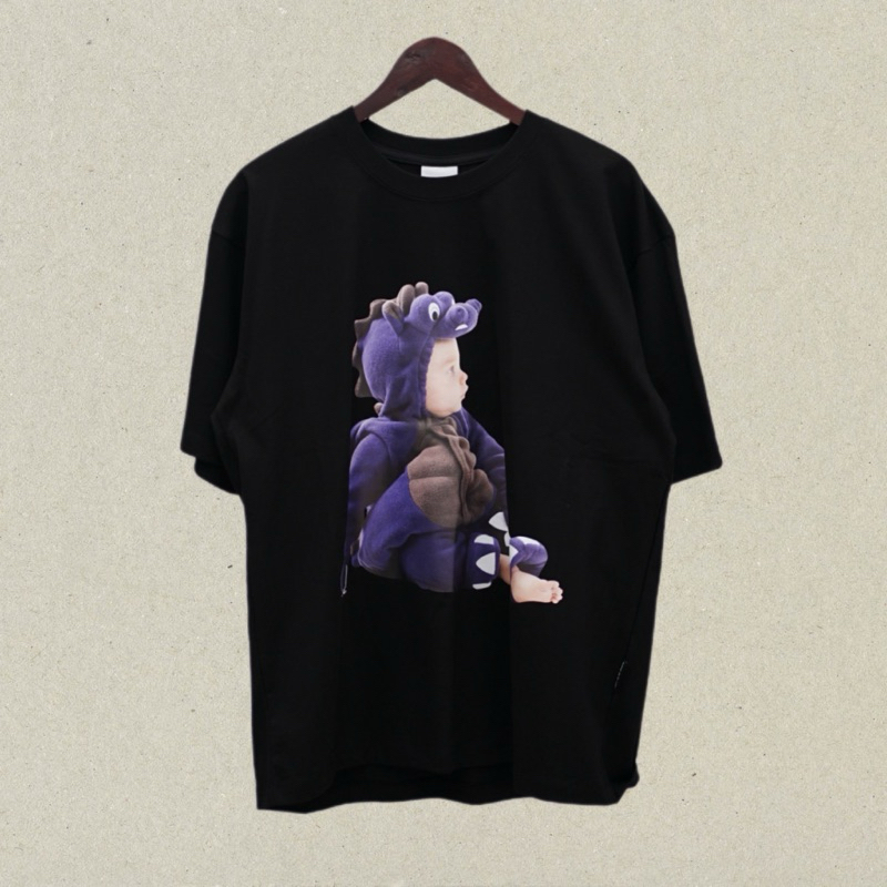 Adlv Acme De La Vie Purple Dino Baby Tee in Black Kaos Pria dan Wanita Original