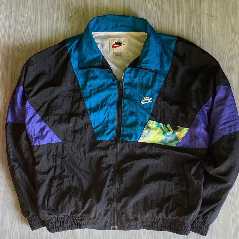 NIKE VINTAGE WINDBREAKER BIG LOGO JAKET