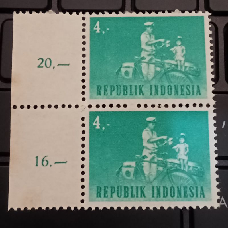 

Perangko Kuno Kendaraan dan Lalu Lintas Blok 2 Keping 4 Rupiah Mint - Prangko