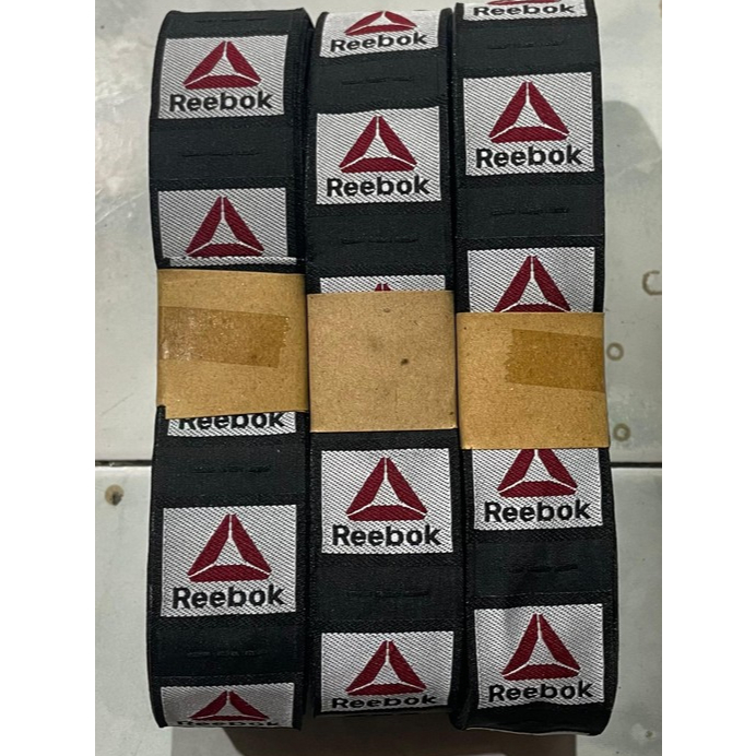 Merk Lidah Sepatu Reebok