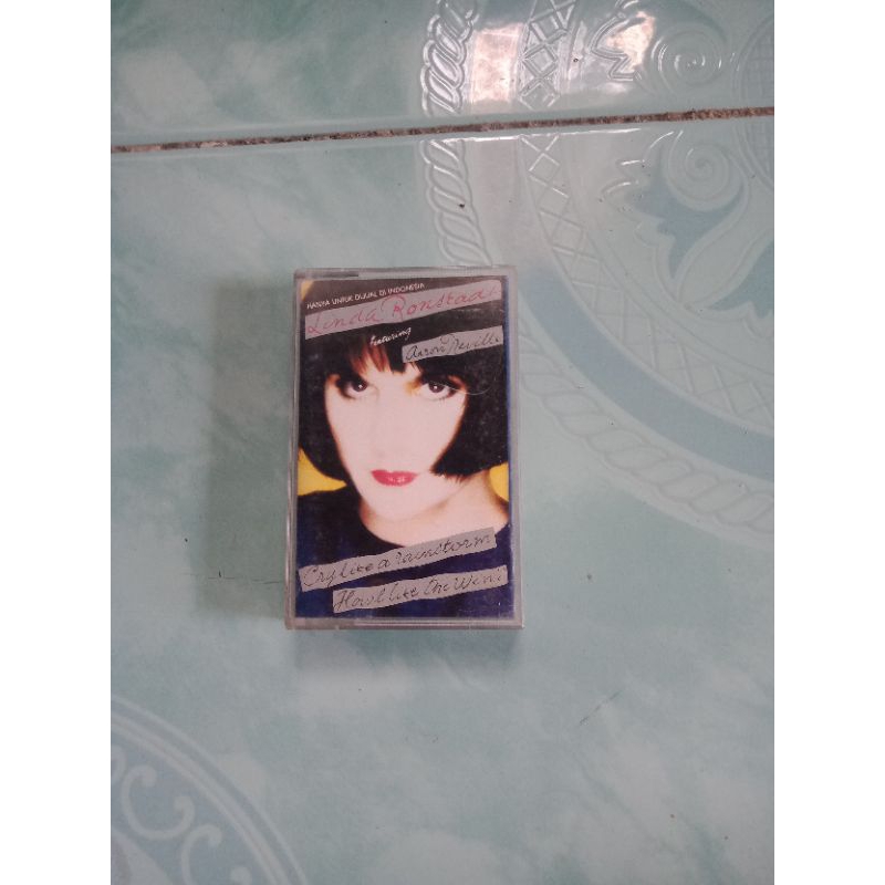Kaset Linda ronstadt cry like rainstorm