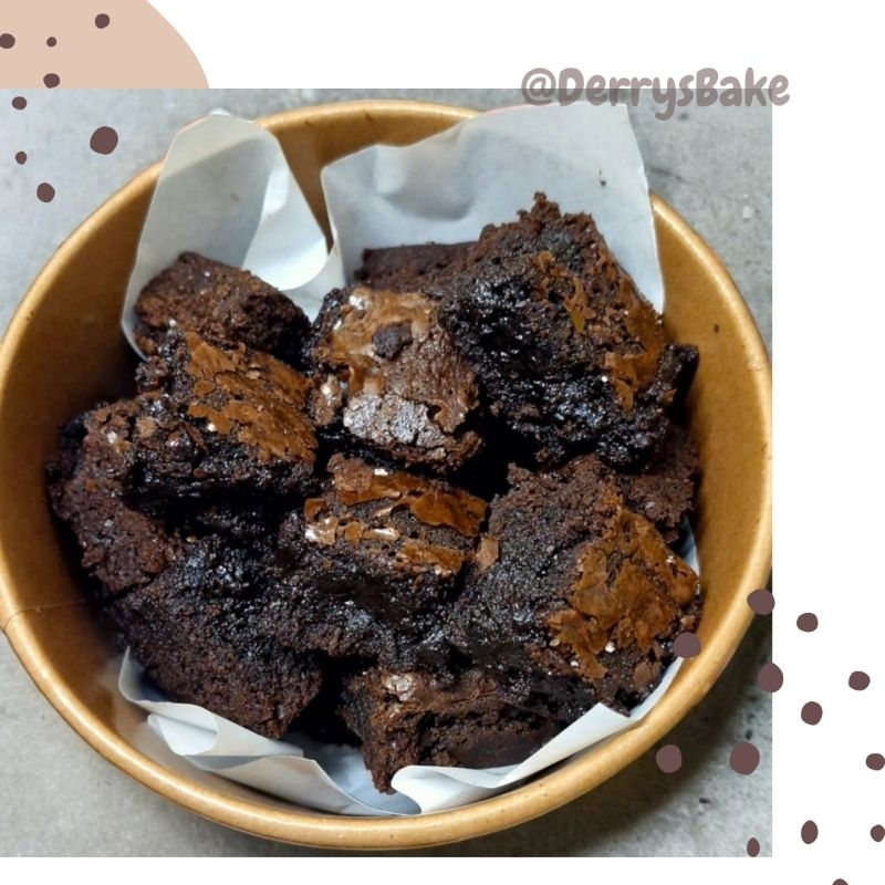 

fudgy brownies (brownies panggang) original in cup 300gr