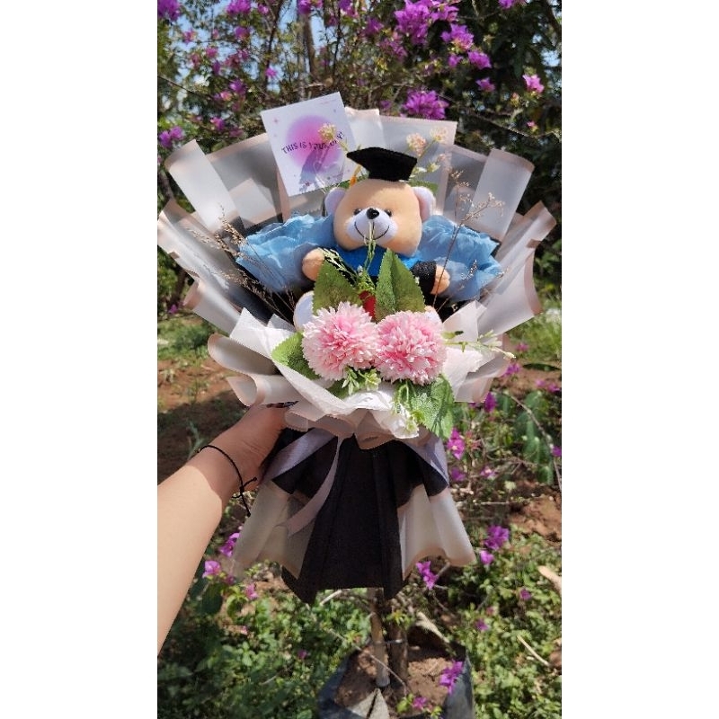 buket wisuda boneka | buket bunga boneka | buket hitam putih | buket Cilacap