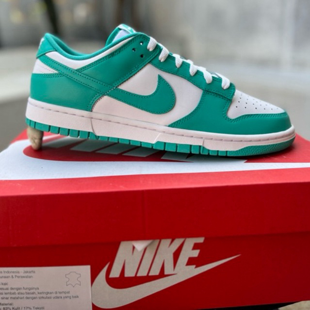 NIKE DUNK LOW RETRO BTTYS (Art DV0833101) White/Clear Jade-white 100% original, Nike dunk Putih Hija