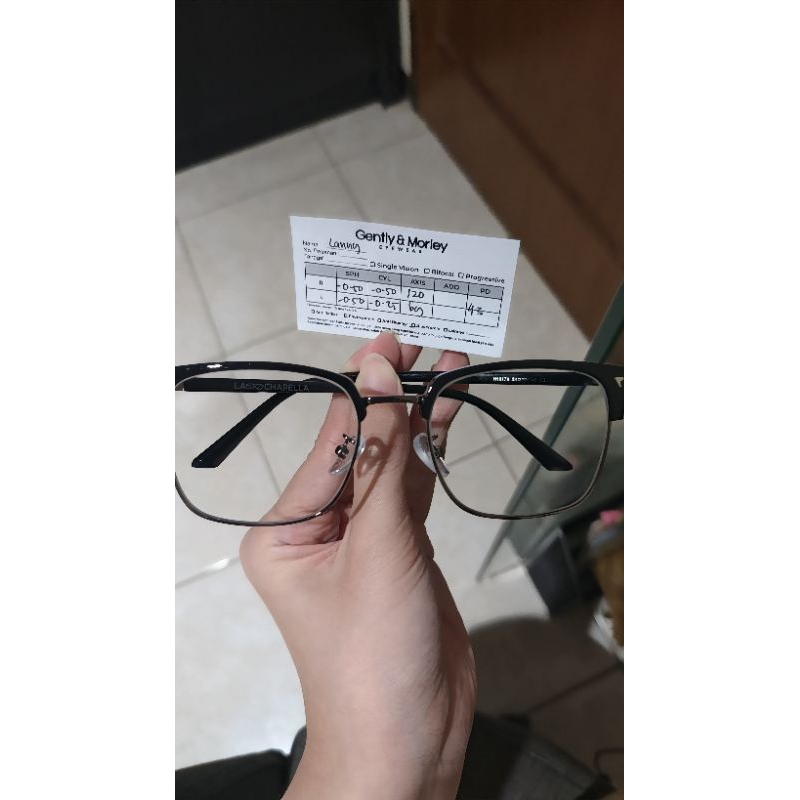Kacamata Minus 0.5 , cylinder 0.25 Gently Morley