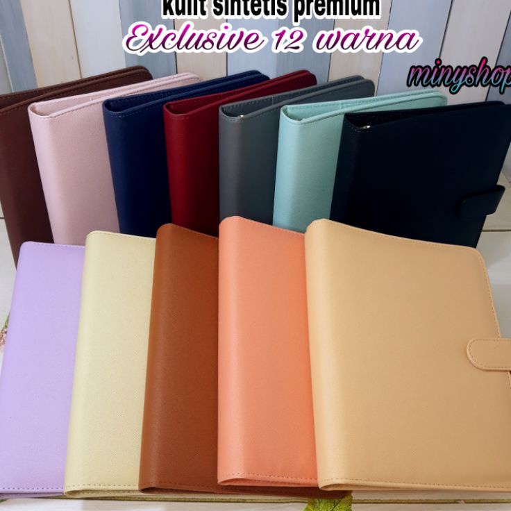 

Revolutionary Binder Polos Exclusive A5 2 Ring Ada 12 Warna Pilihan Agenda Kuliah Kulit