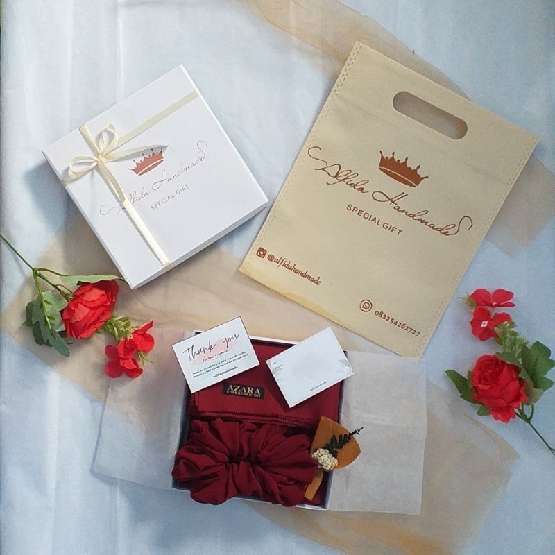 

HAMPERS HIJAB/WISUDA/ULTAH (Packing kerdus+bubble)