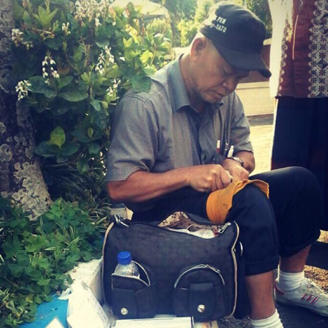 

Ballpoint ukir / grafir PAK PEN kota batu