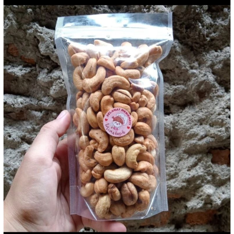 

kacang Mede utuh 100 grm matang
