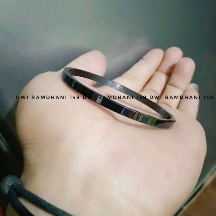 Gelang Titanium POLOS Hitam wanita Black single anti karat