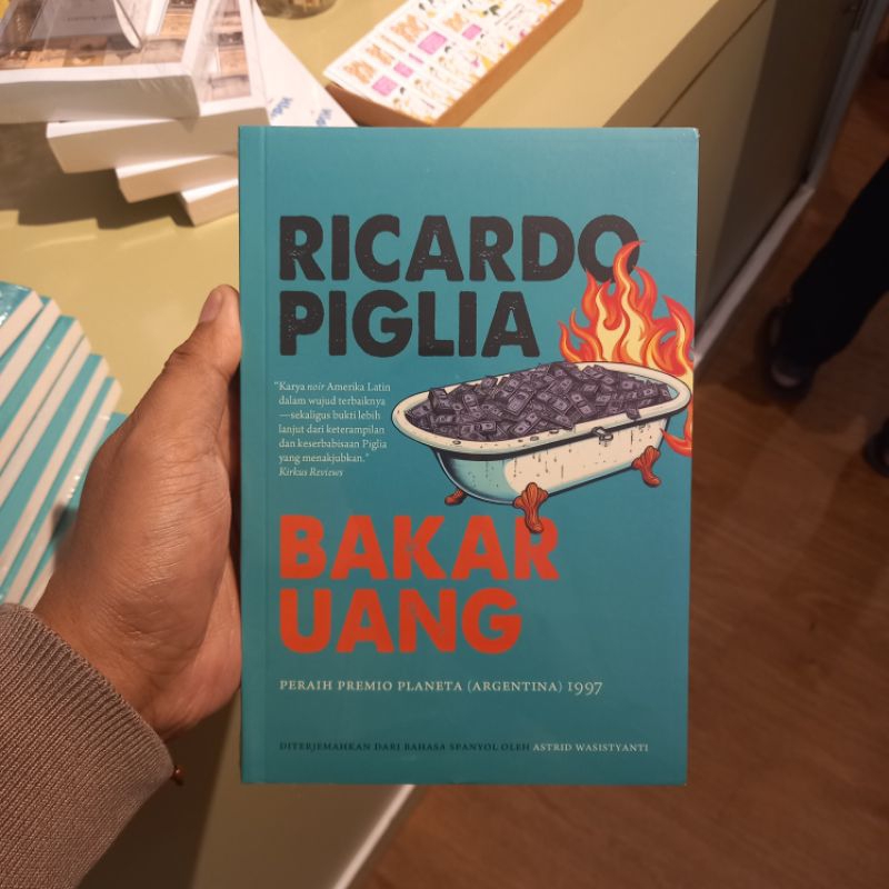 Bakar Uang Ricardo Piglia