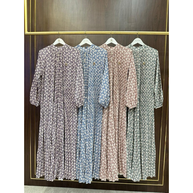 Gamis plisket shellasaukia