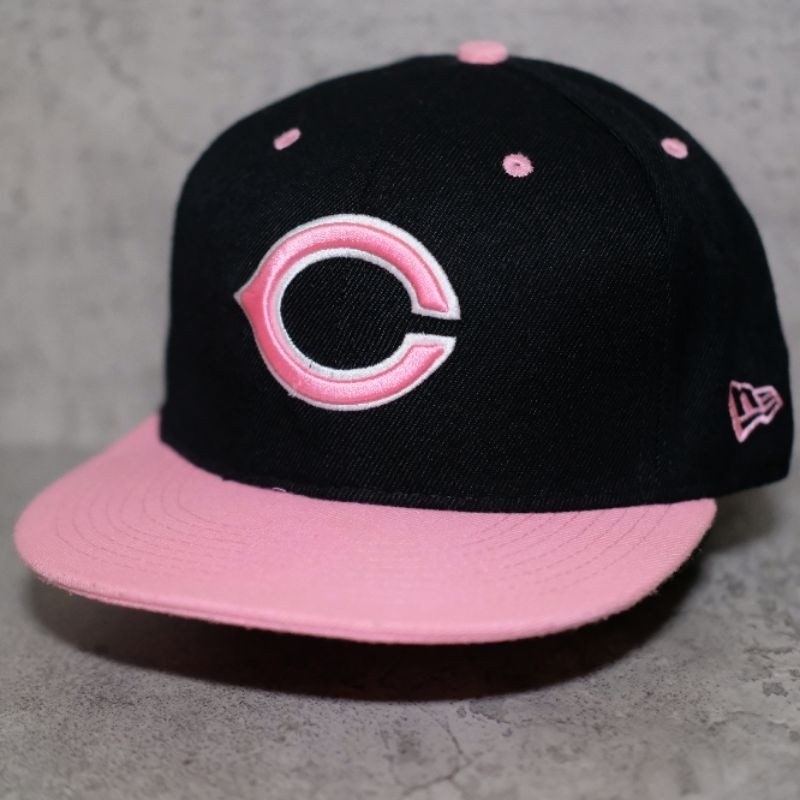 Topi fitted CINCINNATI HITAM PINK