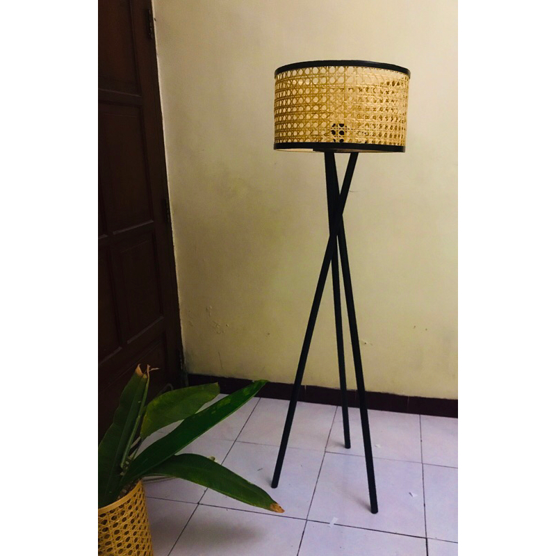 (black edition) yeonghon floor lamp | lampu lantai | standing lamp | lampu kayu