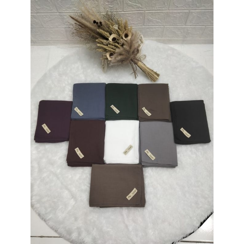 Kerudung Segiempat voal sahara & voal miracle Polos ukuran 115x115