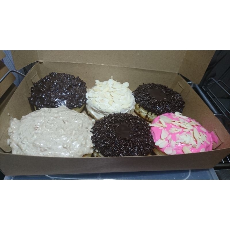 

DONUT premium jumbo donat j Queen donuts lembut