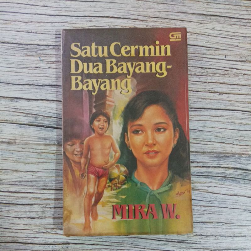 Satu Cermin Dua Bayang Bayang - Mira W