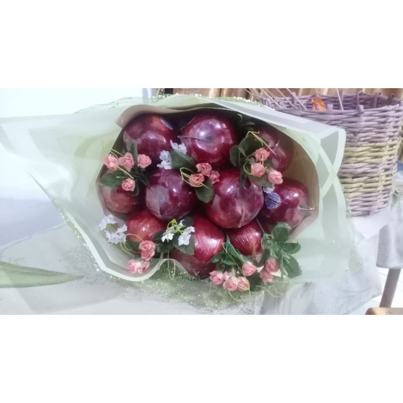 

Buket Buah (10 buah apel merah)