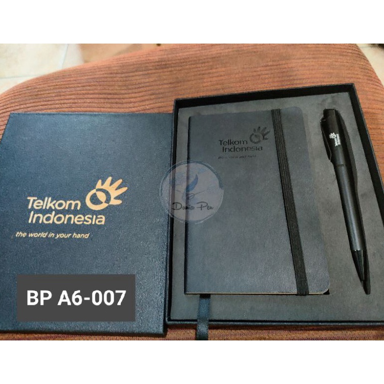 

fvv23 Giftset Elegan Pulpen metal dan Notes A6 Souvenir Promosi Kado dan Hadiah Acara Hampers