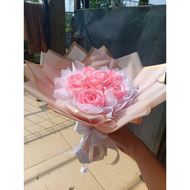 

Bucket Bunga Satin Pink