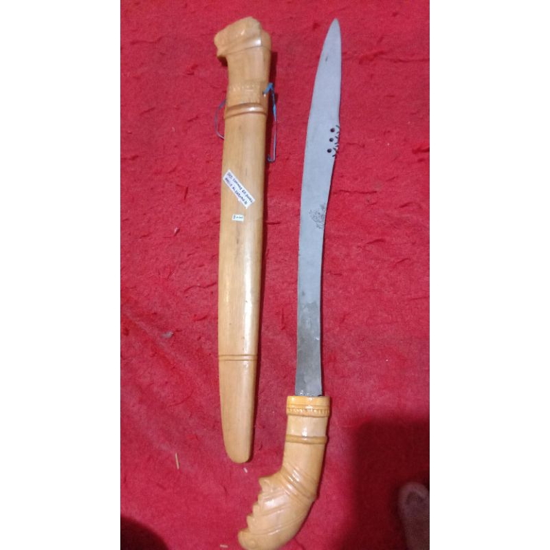 pusaka bahan besi bekas ranjang guru Bangil