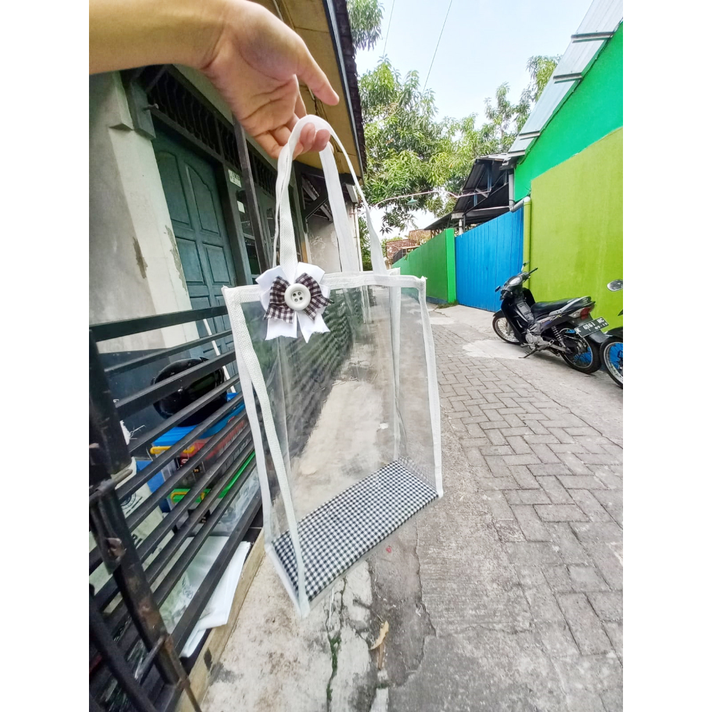 

20x30x10 Tas Mika List (Jual Tas nya aja tidak termasuk alas + pita) / Tas PVC list Warna / Tas Transparan Warna Warni