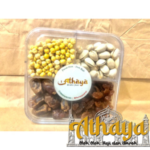

Sajian oleh oleh haji dan umroh set 4 sekat / kacang arab+pistacio+kurma sukkari+kismis